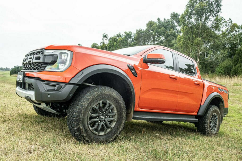   2025 Ford Ranger Raptor Review: Aucun ramassage ne devrait être aussi amusant - mais ici nous sommes