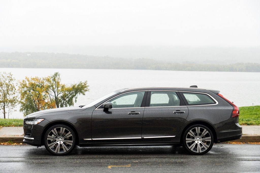   Volvo dit aux propriétaires hybrides plug-in pour arrêter de charger
