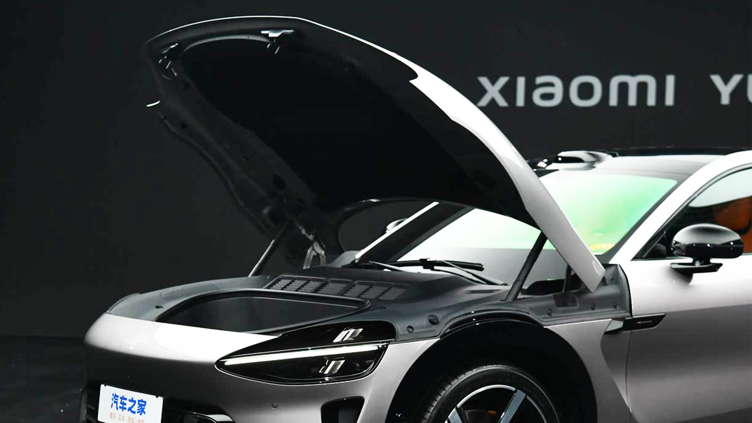 This Chinese SUV Has The World’s Largest Clamshell Hood
