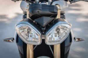 Monter des mini-clignotants sur sa moto : ce qu’il faut savoir avant