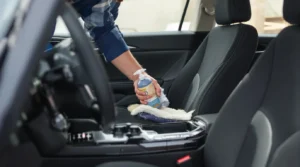 Nettoyer siège voiture : astuces simples pour un intérieur impeccable